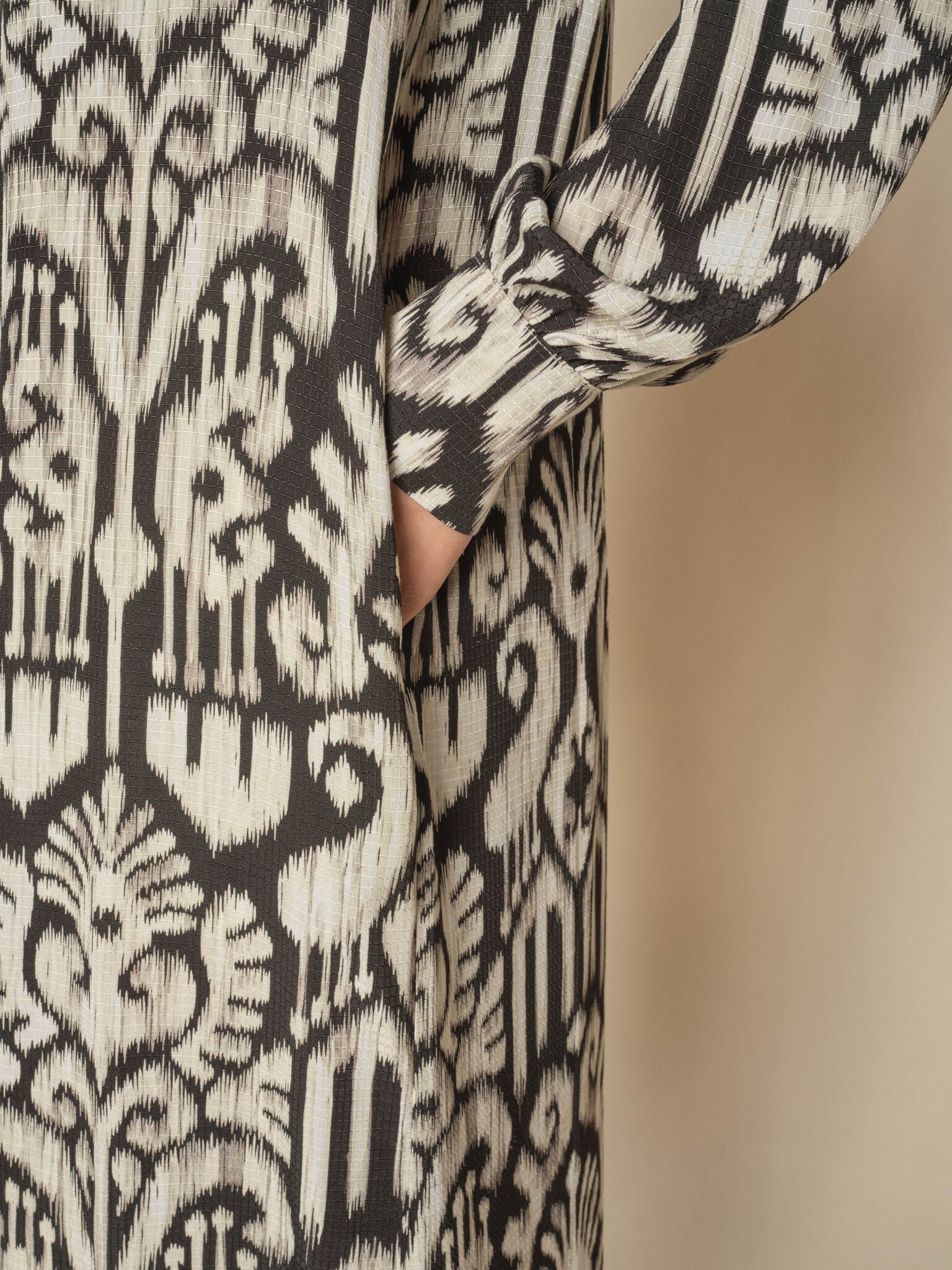 Modelshot / Black / Detail